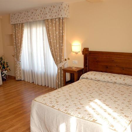 Aparthotel Tres Caminos エル・グラオ 部屋 写真